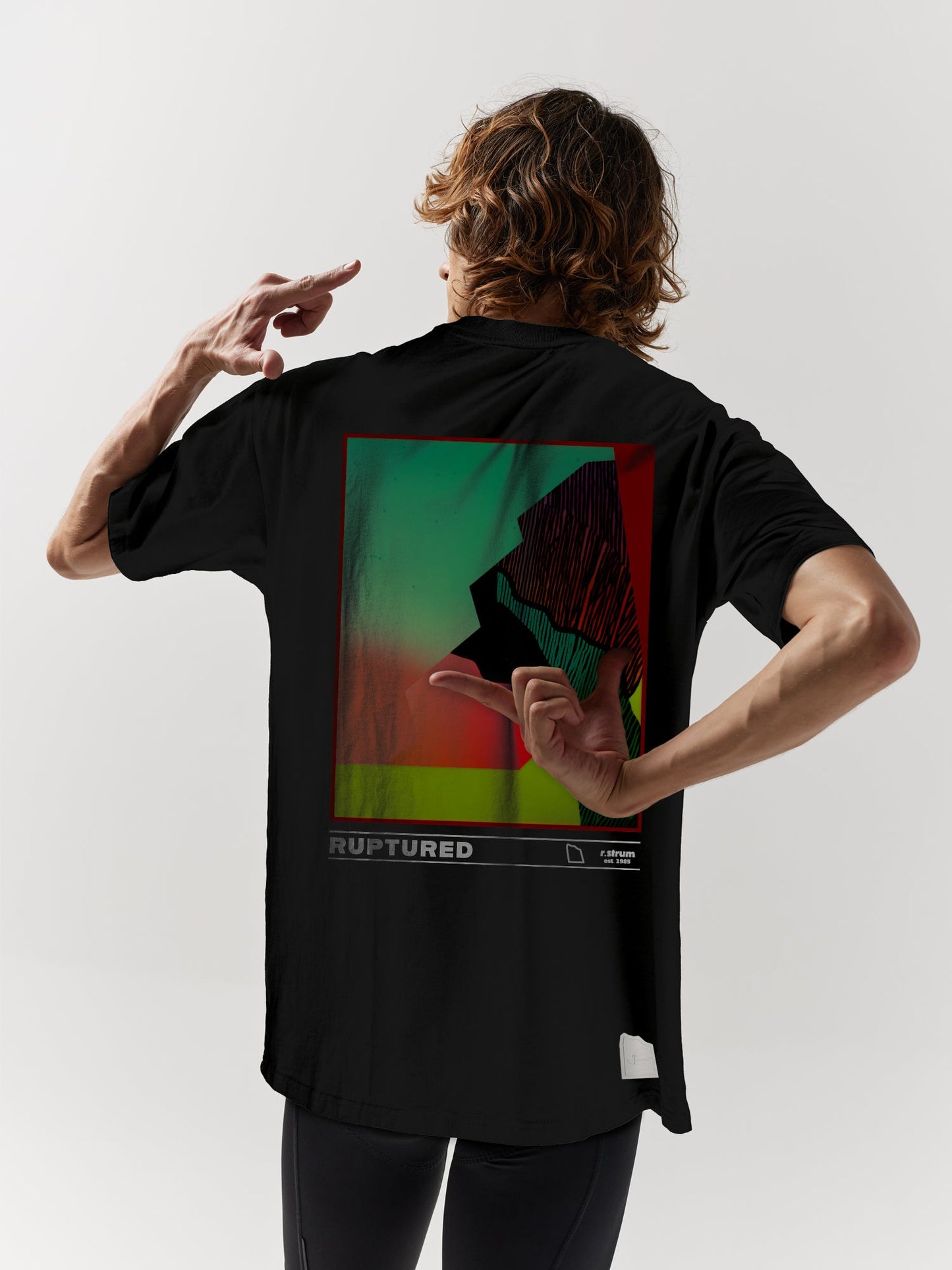 CAMISETA R.STRUM x GIVELO OVERSIZED - NEGRO
