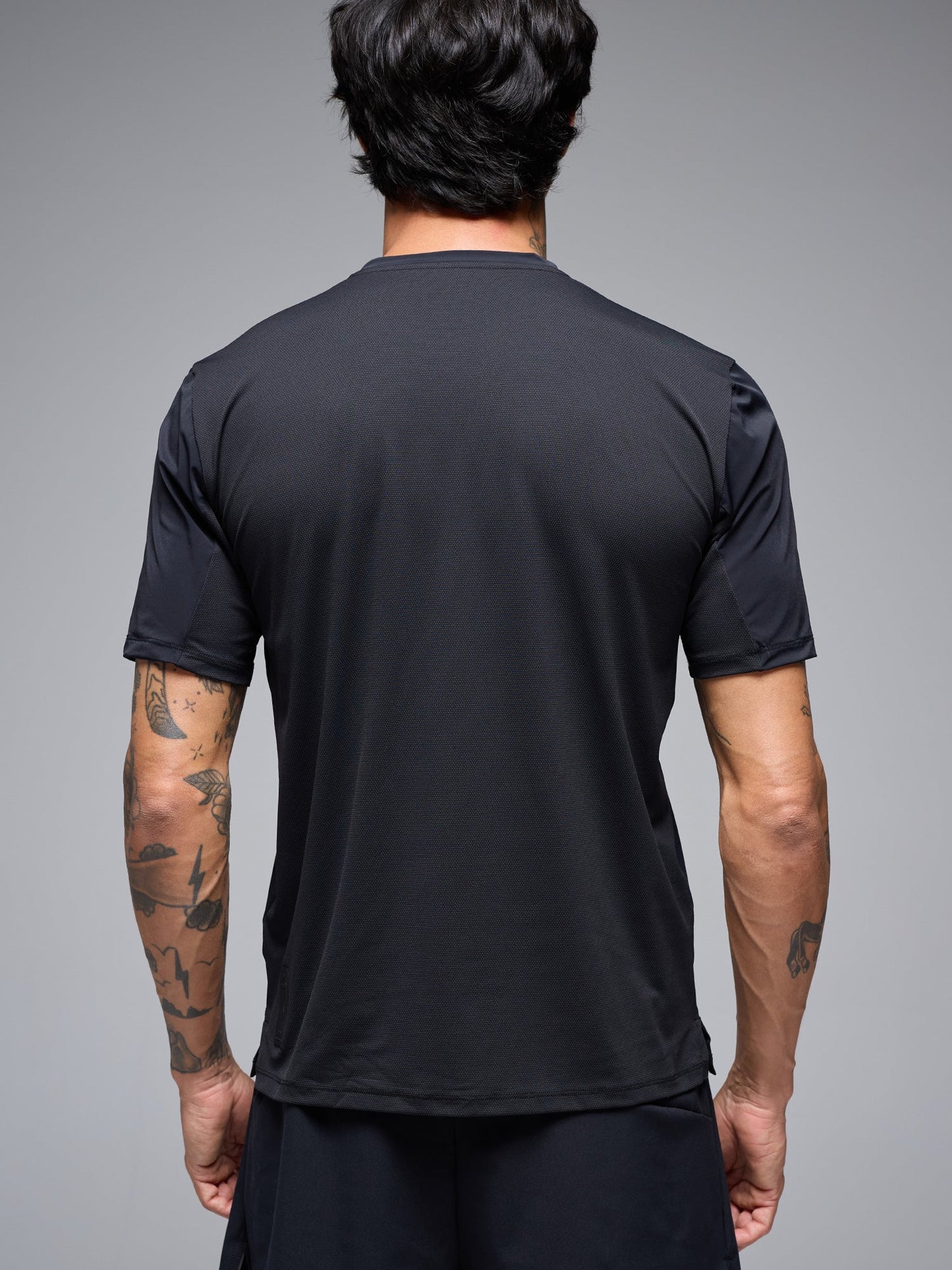 CAMISETA BYND OSAKA - NEGRO