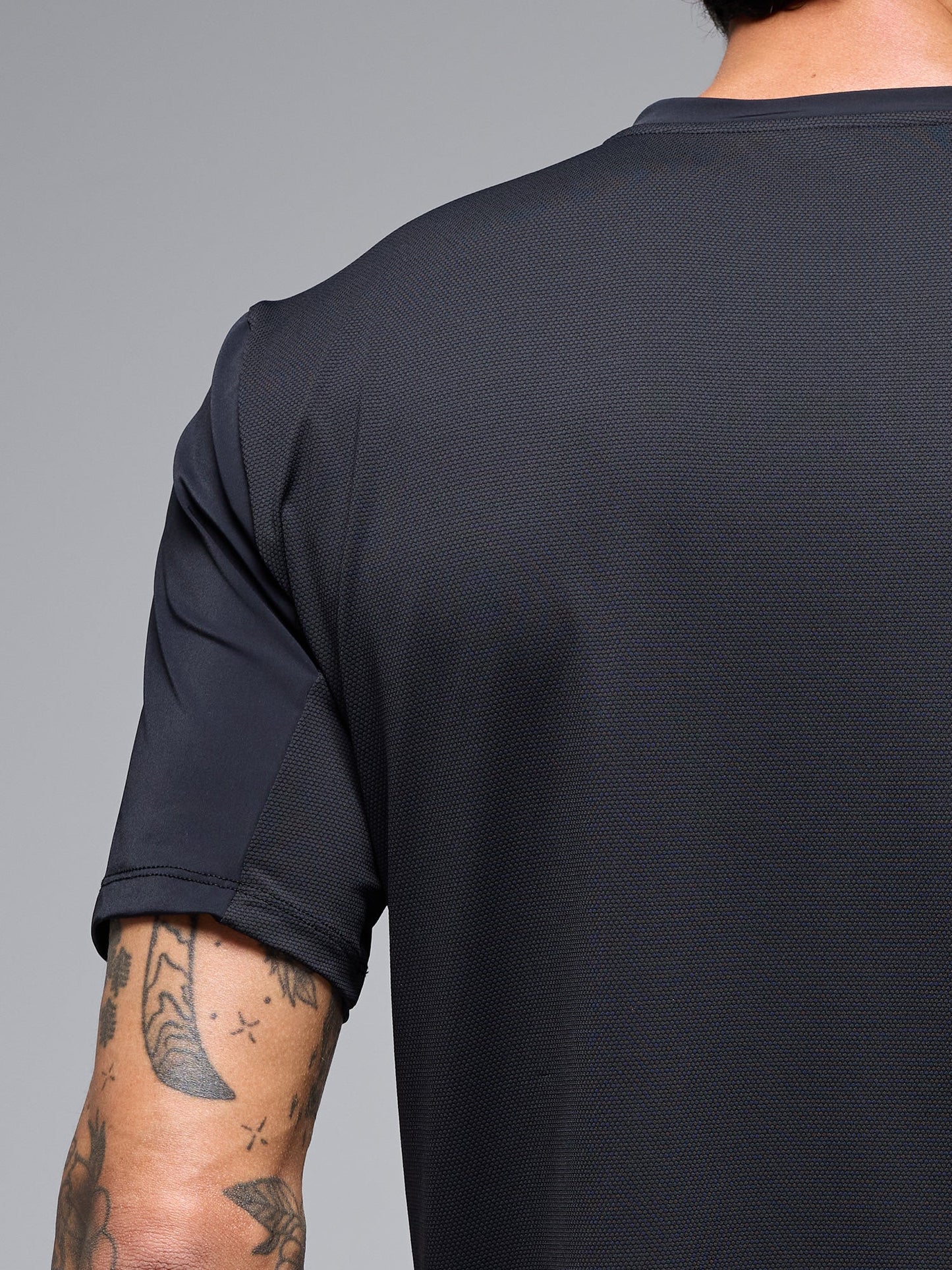 CAMISETA BYND OSAKA - NEGRO
