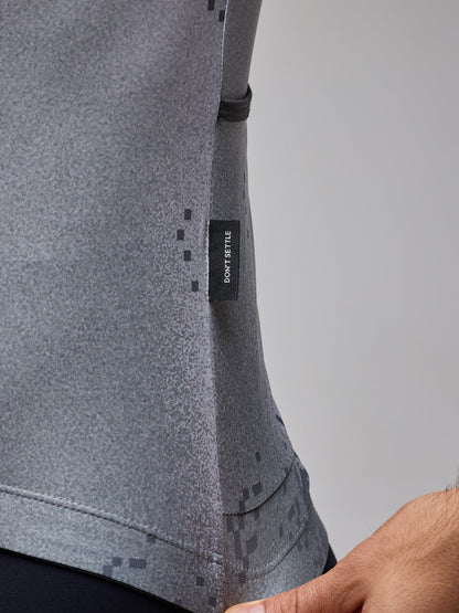 CAMISETA ESSNTL - PIXEL SLATE
