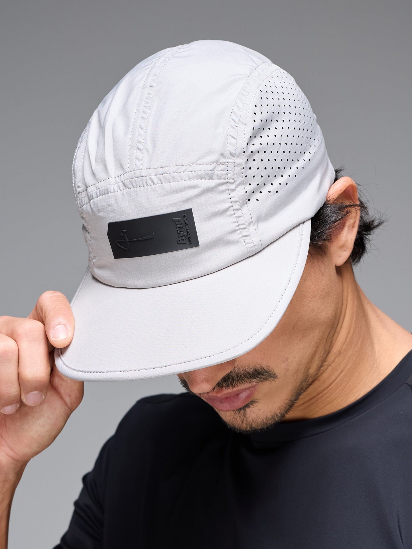 BYND GORRA - GRIS CLARO
