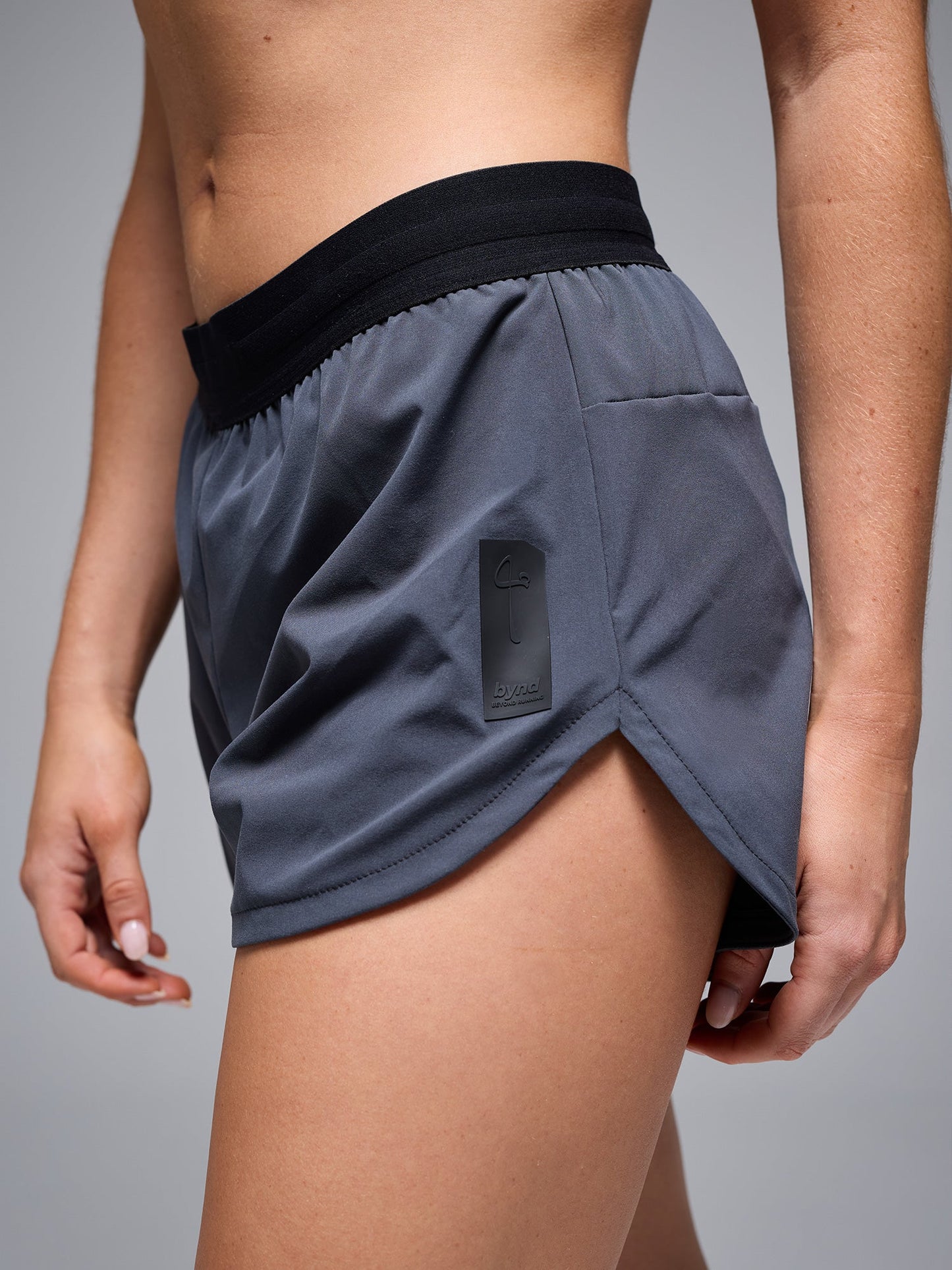 PANTALONETA BYND 3” - GRIS OSCURO